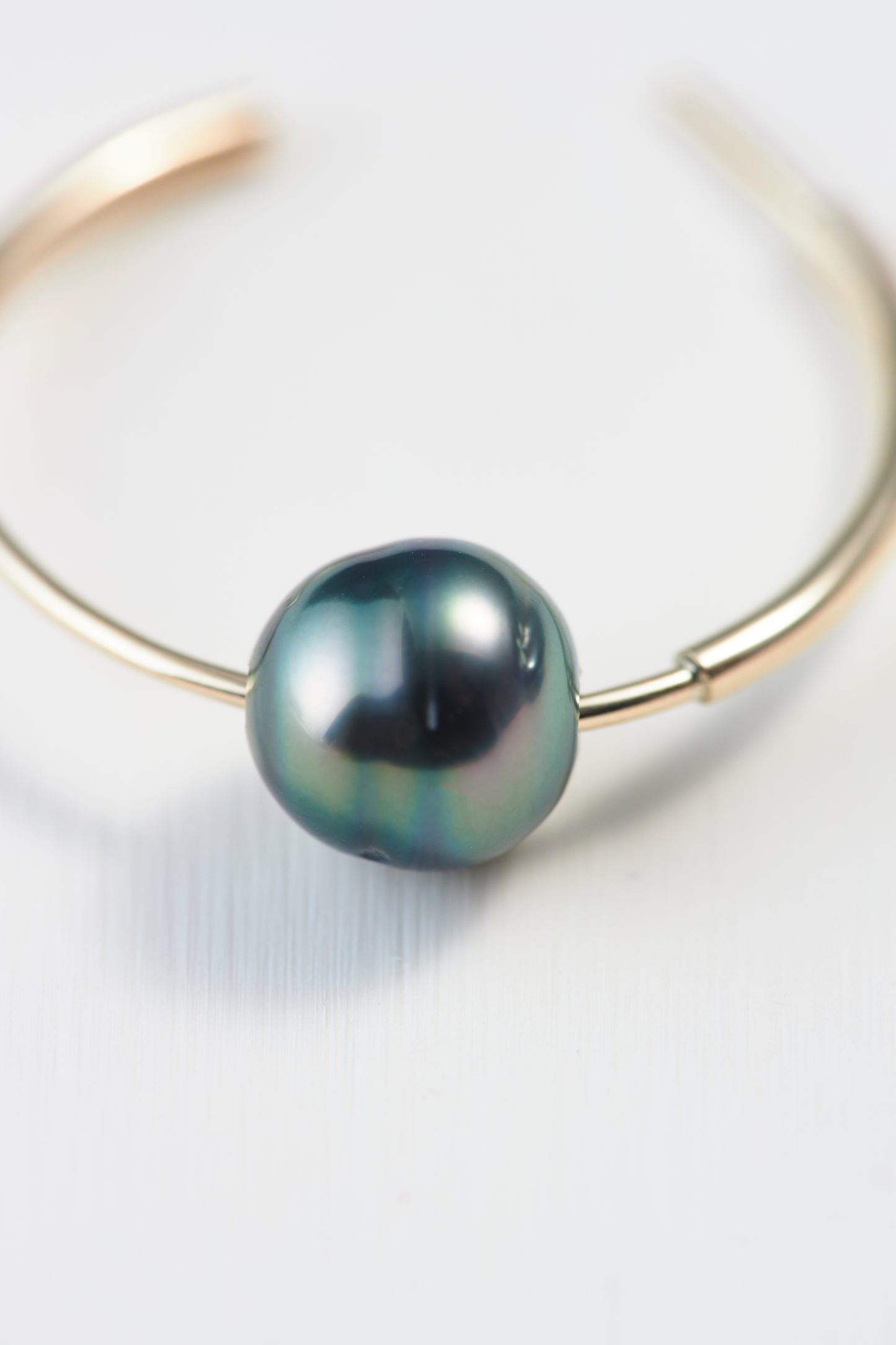 Forest Sculpted Single Earring  -Tahitian pearl