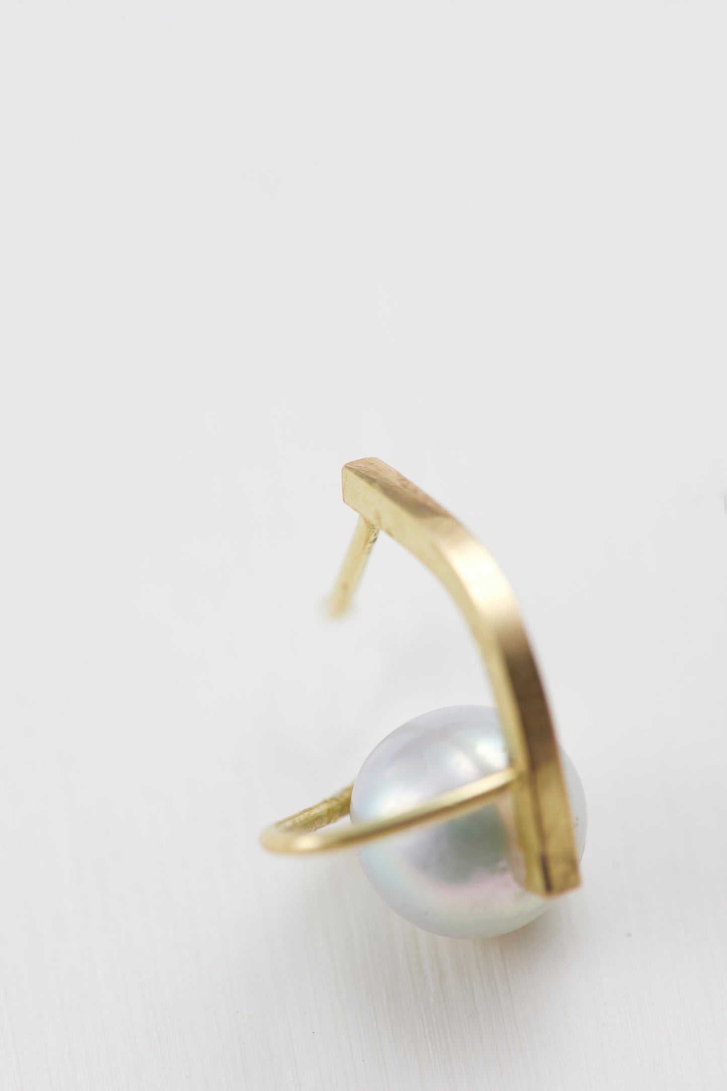 Angle Single earring -Tahitian pearl