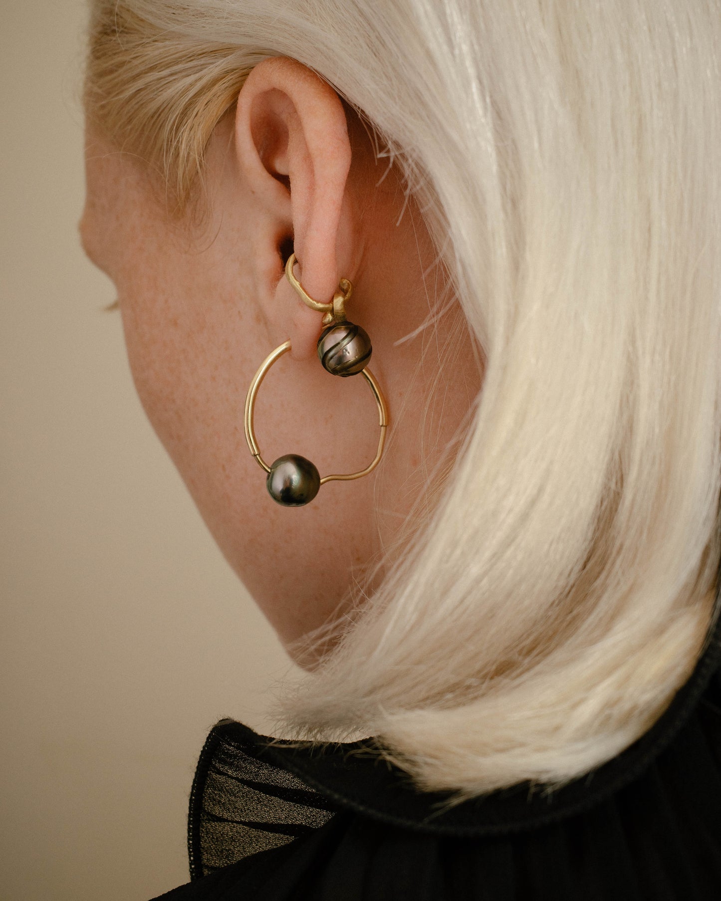 Textured Tahitian pearl Ear Cuff