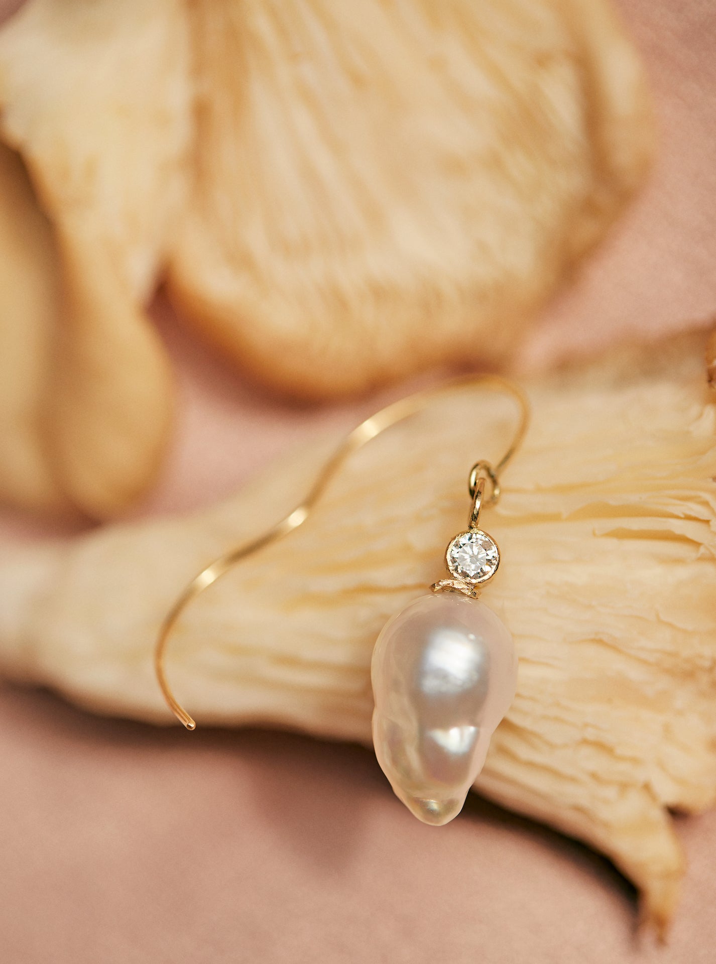 White stone single earring -South Sea pearl