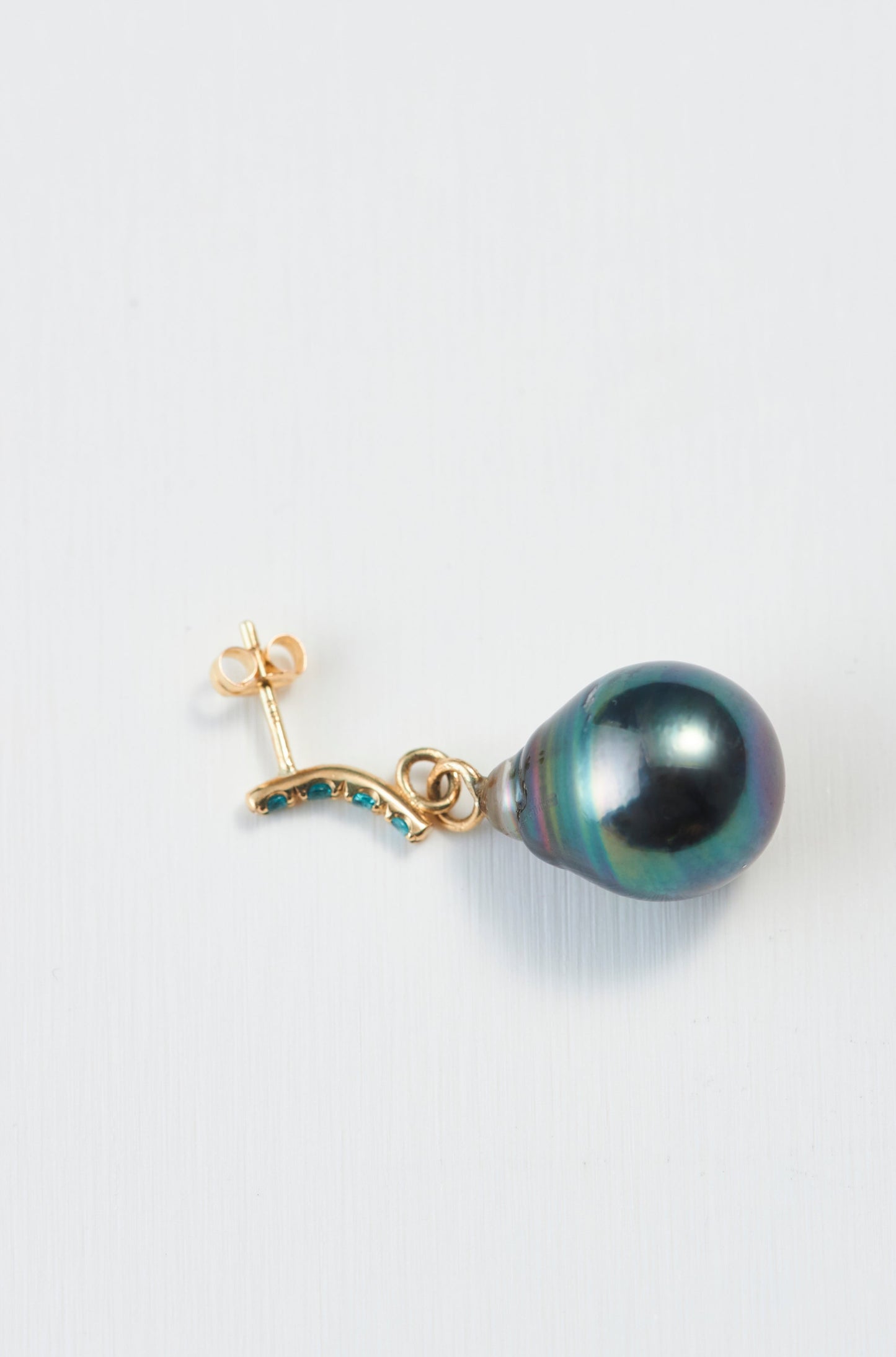 Four emeralds and Tahitian pearl Single Earring