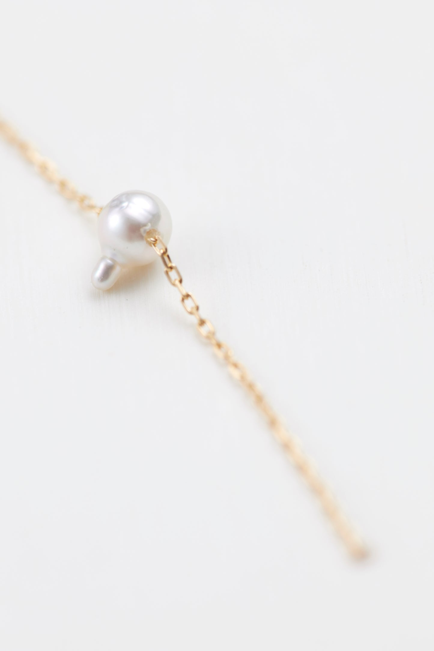 Line Single earring - Baby Akoya pearl